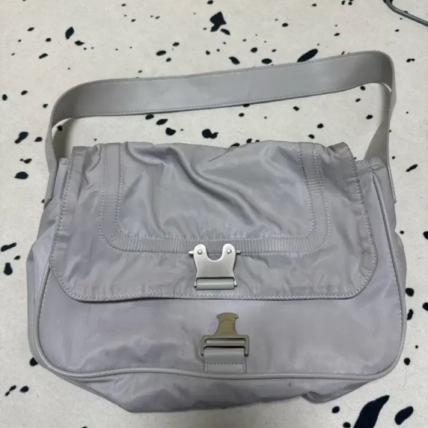 [BUNJANG] Matinkim Nylon Buckle Bag Light Grey / 마뗑킴 나일론 버클백 라이트 그레이