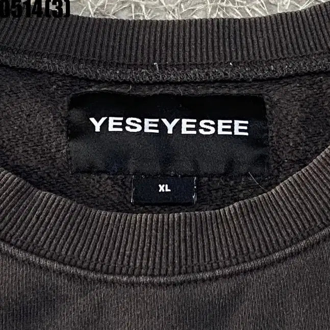 [BUNJANG] YESEYESEYES Man-to-Man Sweatshirt / 예스아이씨 맨투맨