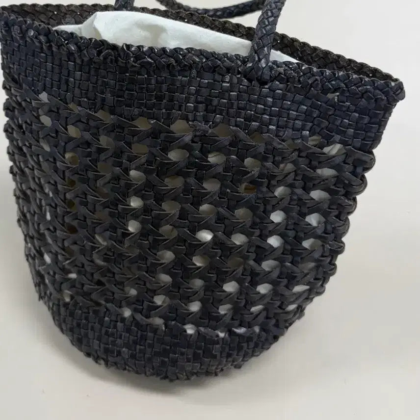 [BUNJANG] Dragon Diffusion Cannage Bucket Tote Bag / 드래곤백 캐니지 버켓 토트백