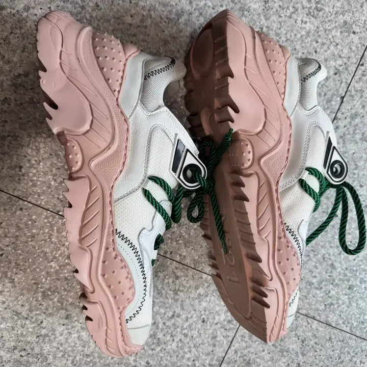 [BUNJANG] N21 White &amp; Pink Leather Sneakers with Green Laces / N21 스니커즈40