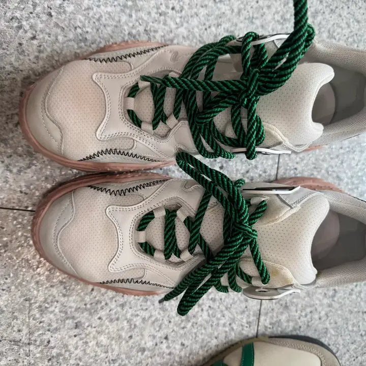 [BUNJANG] N21 White &amp; Pink Leather Sneakers with Green Laces / N21 스니커즈40