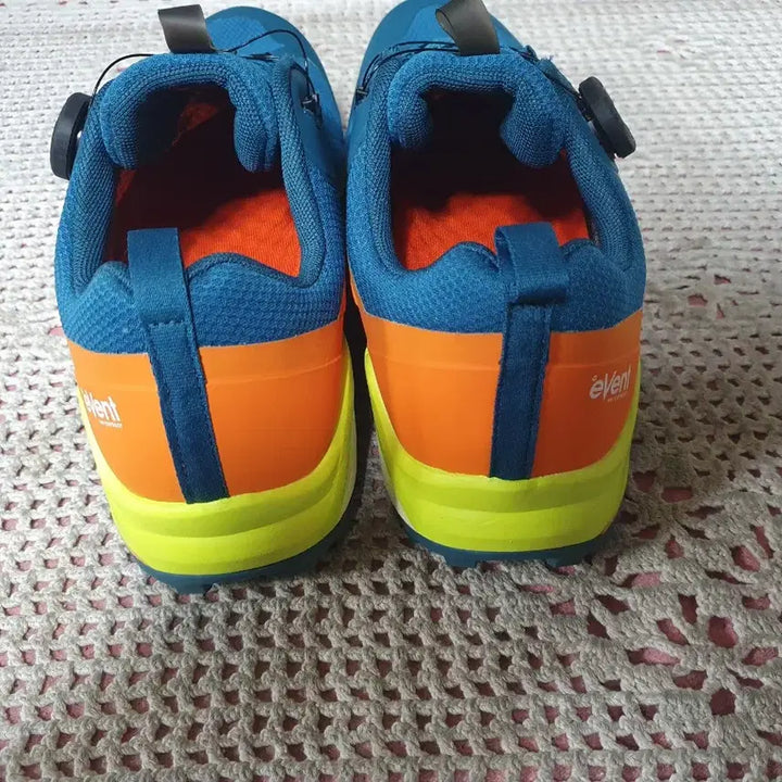 [BUNJANG] Humto 275mm Dial Workable Boots / 험토 275mm