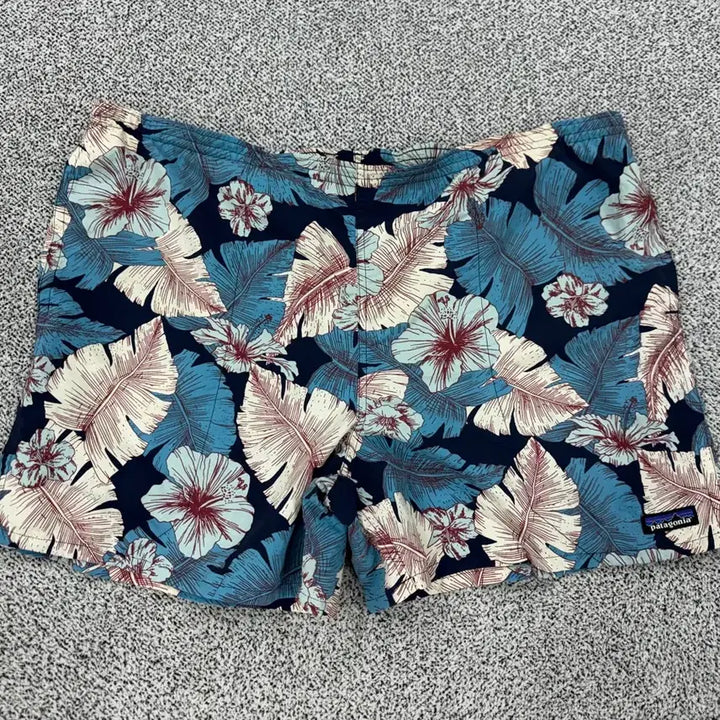 [BUNJANG] Patagonia Flower Pattern Baggies Shorts / 파타고니아 플라워패턴 배기스 반바지