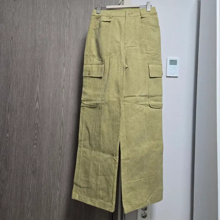 [BUNJANG] Thursday Island T-OINGK Khaki Wide Cargo Pants / 새상품) 써스데이아일랜드 토잉크  카키색 와이드 카고  팬츠