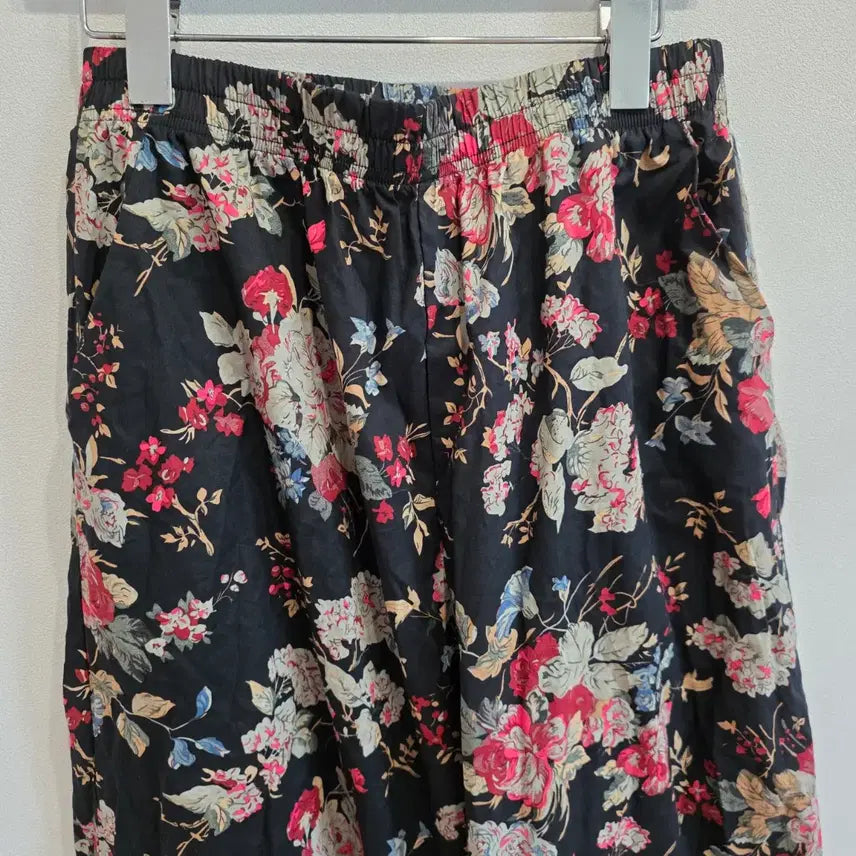 [BUNJANG] Black Flower Wide Banding Pants Size 86 / 블랙 플라워 와이드 밴딩 바지 86