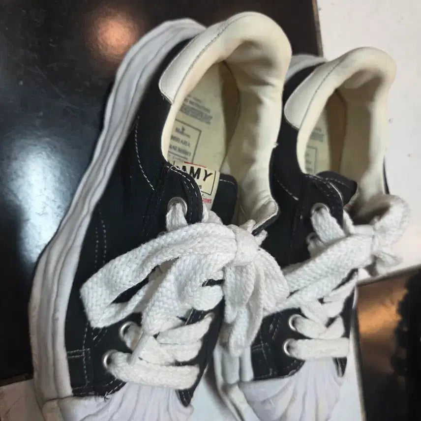 [BUNJANG] Mihara Yasuhiro Black Sneakers Size 41 / MMY 미하라 야스히로 블랙 스니커즈41