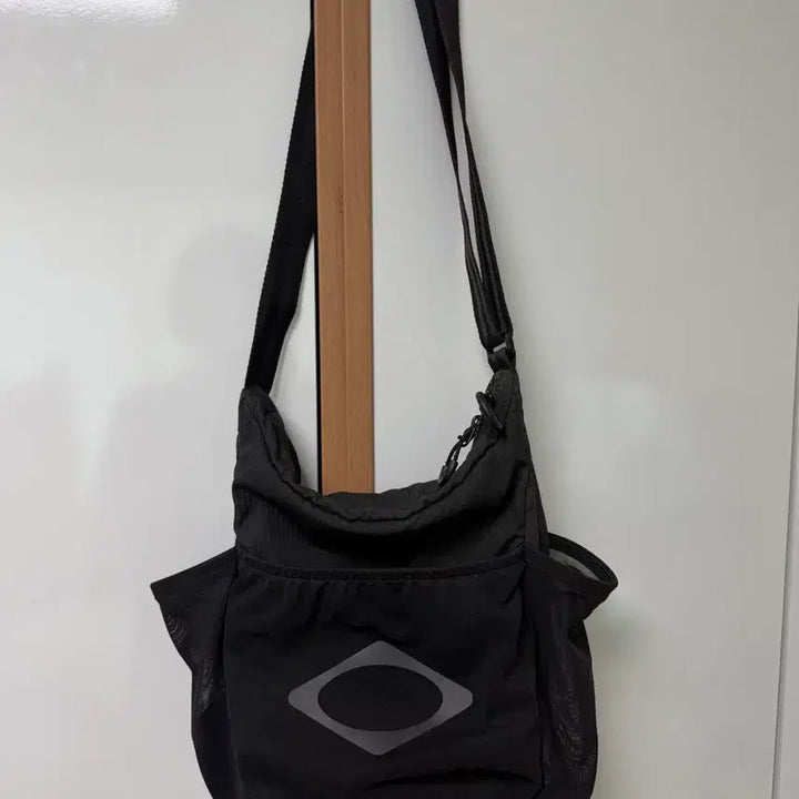[BUNJANG] Mischief Mesh Pocket Crossbody Bag Black / 미스치프 메쉬 포켓 크로스백 블랙