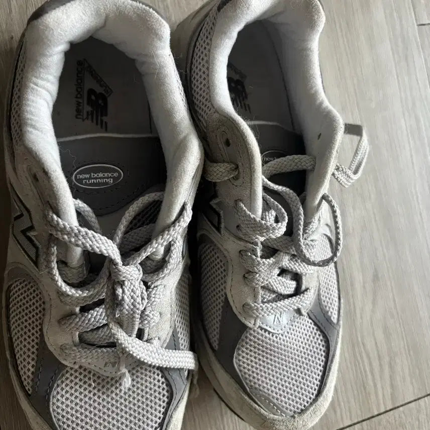 [BUNJANG] New Balance 2002 Grey Sneakers / 뉴발란스 2002 회색 운동화 240