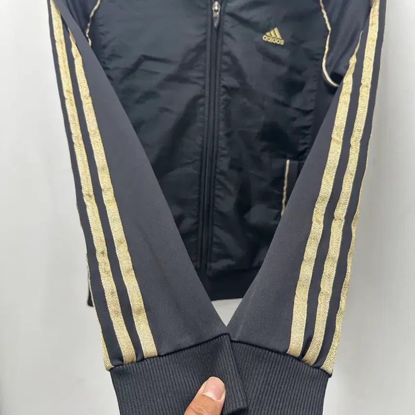 [BUNJANG] Adidas Black/Gold 3-Stripes Track Top 95 / [만원 아라비아빈티지]아디다스 블랙/금색 삼선 트랙탑 95