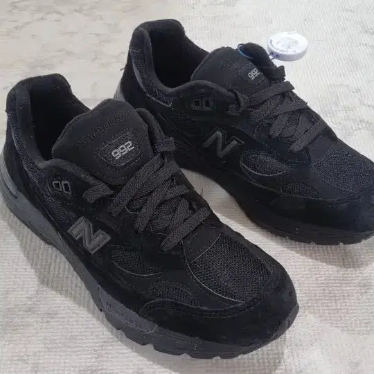 [BUNJANG] New Balance 992EA Triple Black Sneakers / 뉴발란스 992 ea 트리플 블랙 245