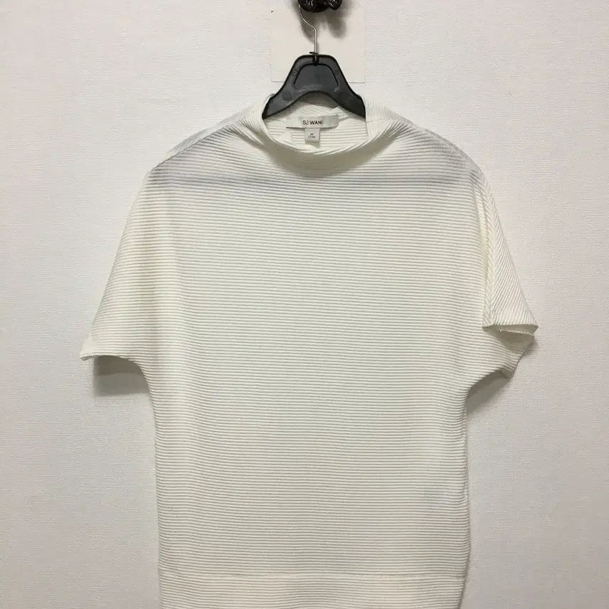 [BUNJANG] SJ WANI 2024 Short Sleeve Pleated T-Shirt / 2024 SJ WANI 손정완 반팔 플리츠 티셔츠