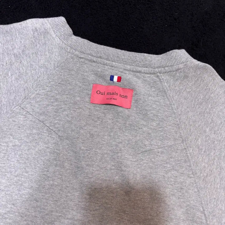 [BUNJANG] OUI MAIS NON Grey V-Neck Oversized Sweatshirt / 우먼FREE 위메농 OUI MAIS NON 그레이 브이넥 오버핏 맨투맨