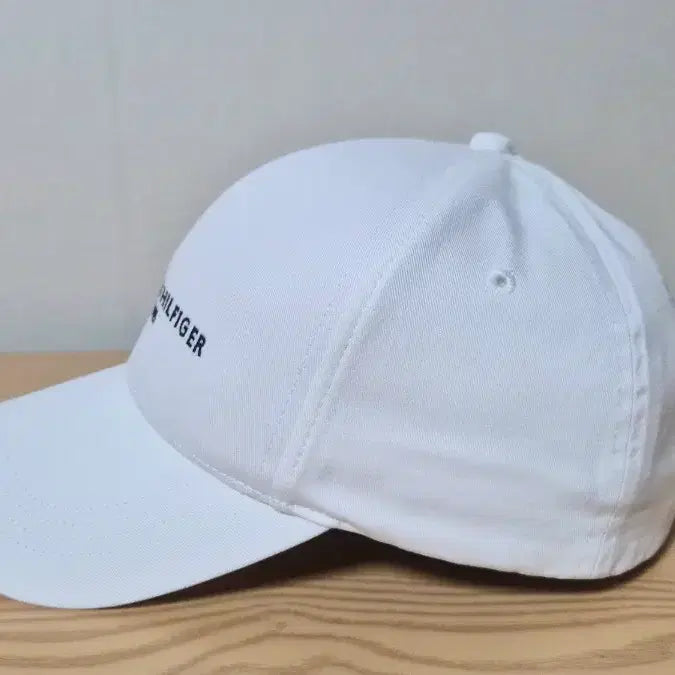 [BUNJANG] Tommy Hilfiger White Cotton Baseball Cap / 타미힐피거 화이트 볼캡 모자 프리 56-58cm 가능