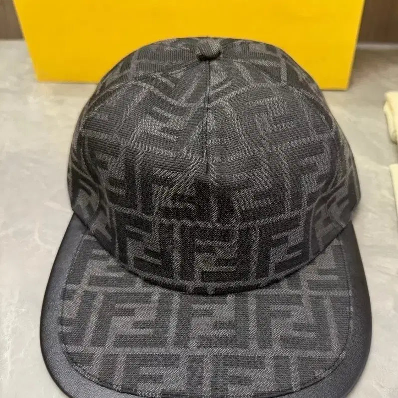 [BUNJANG] Fendi Black Leather Trim FF Logo Baseball Cap / 펜디 블랙 볼캡