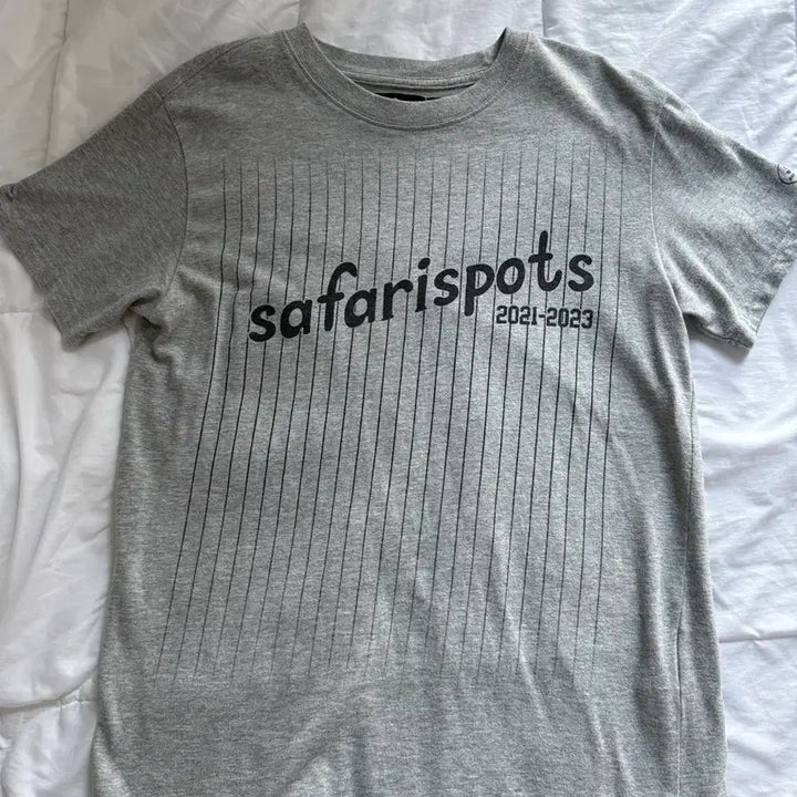 [BUNJANG] Safarispot Magazine T-Shirt Gray Size 0 / 사파리스팟 매거진 티셔츠 그레이 0사이즈