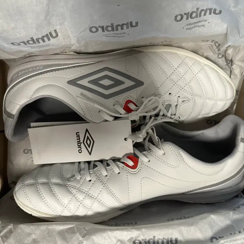 [BUNJANG] Umbro Revenge Play Futsal Shoes 275 / 엄브로 풋살화 리벤지 플레이 275판매