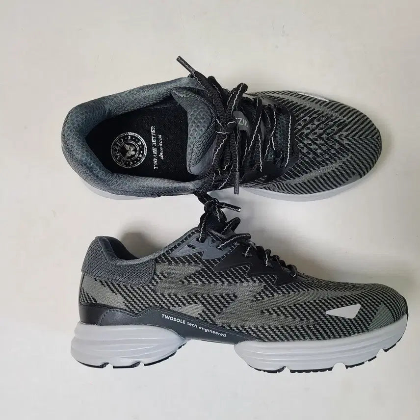 [BUNJANG] Narziio Mesh Sneakers (Unused) 250mm / (무료배송) 250mm 나르지오 운동화(미사용)