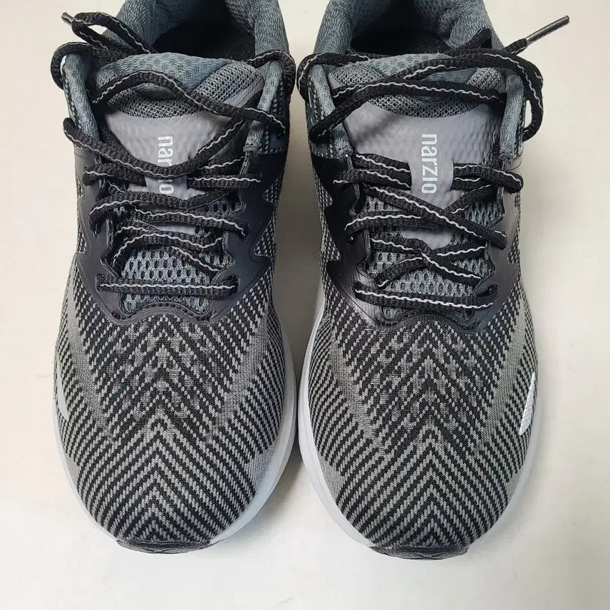 [BUNJANG] Narziio Mesh Sneakers (Unused) 250mm / (무료배송) 250mm 나르지오 운동화(미사용)