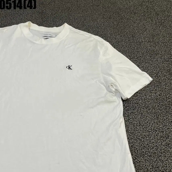 [BUNJANG] Calvin Klein CK Logo White T-Shirt / 캘빈클라인 CK 로고 흰색 반팔티