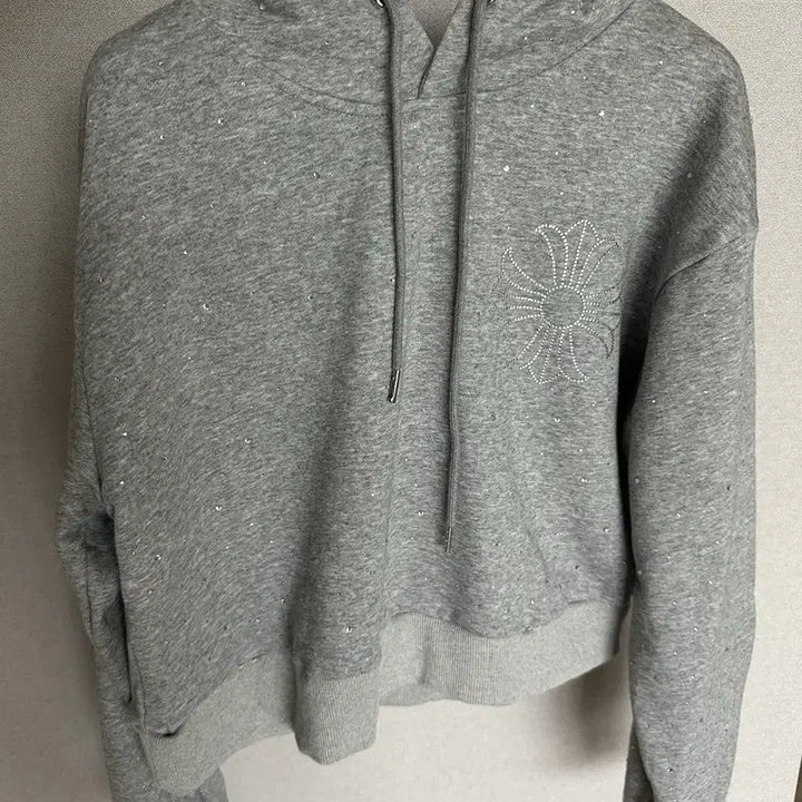 [BUNJANG] Chrome Hearts Style Fleece Hoodie with Stone Embellishments - Grey / 크롬하츠 스타일 기모 후드티 그레이 스톤 장식