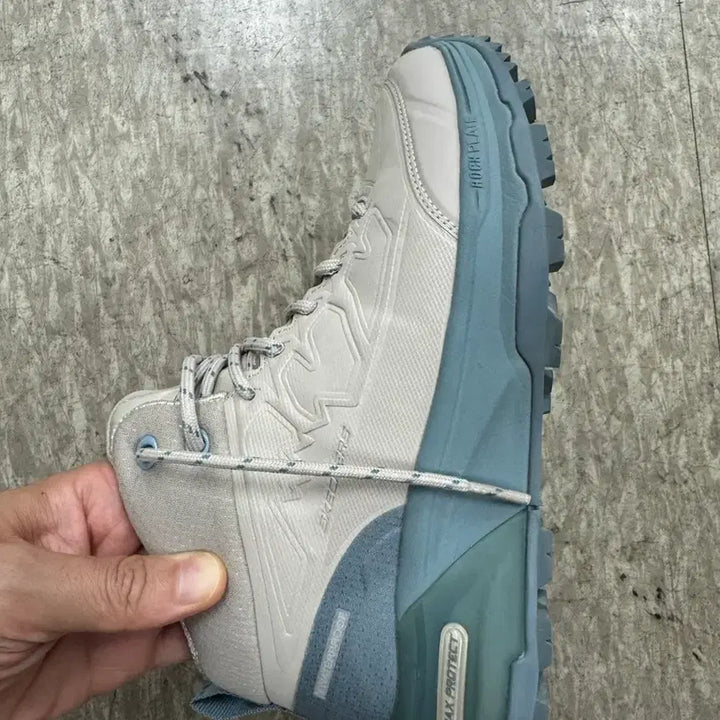 [BUNJANG] Skechers Max Protect Legacy Hiking/Trekking Shoes (Waterproof) / 스케쳐스 맥스 프로텍트 레거시 235