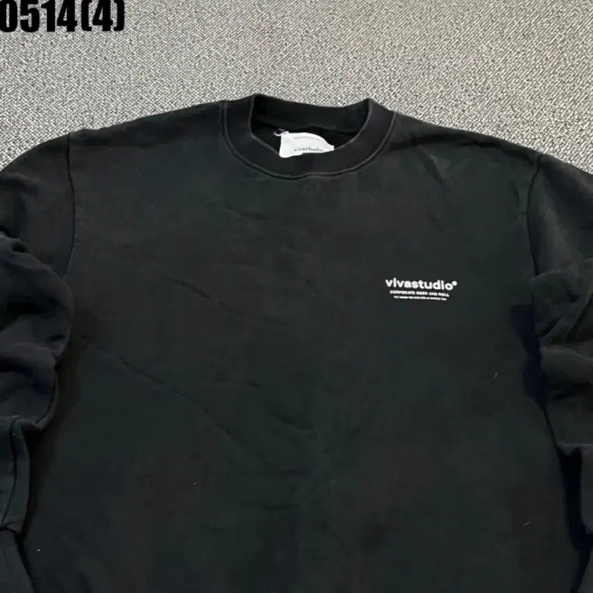 [BUNJANG] Vivastudio Black Sweatshirt T-shirt / 비바스튜디오 블랙 맨투맨 티셔츠