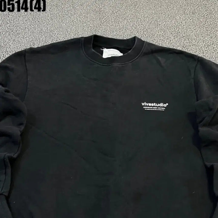 [BUNJANG] Vivastudio Black Sweatshirt T-shirt / 비바스튜디오 블랙 맨투맨 티셔츠