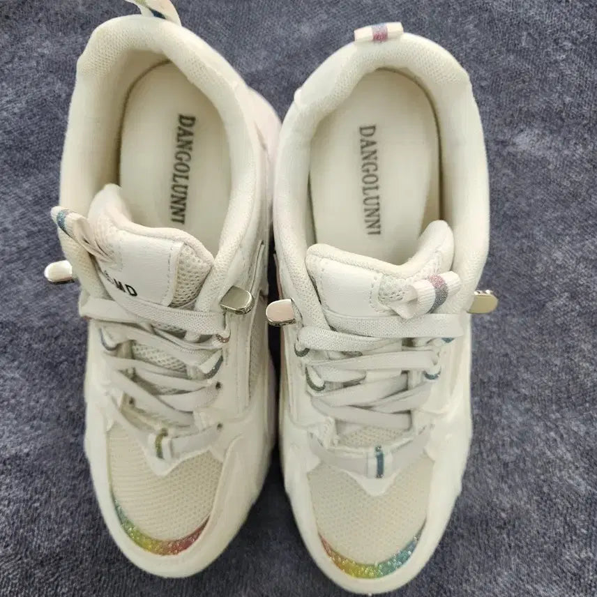 [BUNJANG] Unique Pearl Material Height-Increasing Sneakers / 단골언니 유니크 펄소재 키높이 스니커즈(38)