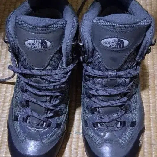 [BUNJANG] The North Face Gore-Tex Mid-Top Hiking Boots (Unisex 245/250) / 노스페이스 고어텍스 경등산화 245(250) 공용 택비포함