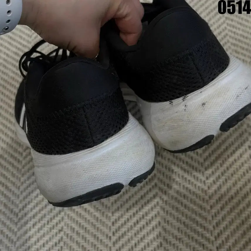 [BUNJANG] Adidas Black Sneakers Size 235 / 아디다스 블랙 운동화235