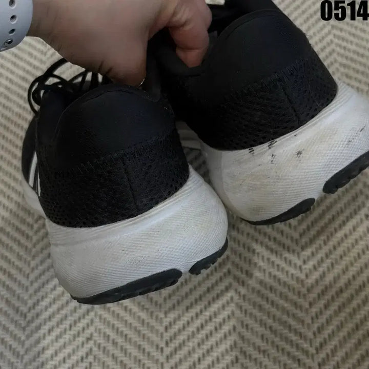 [BUNJANG] Adidas Black Sneakers Size 235 / 아디다스 블랙 운동화235