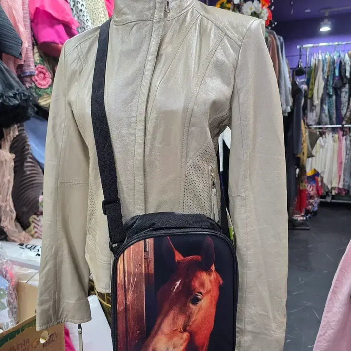 [BUNJANG] VinPalace Horse Print Crossbody Bag / 말 그림 프린팅 크로스백