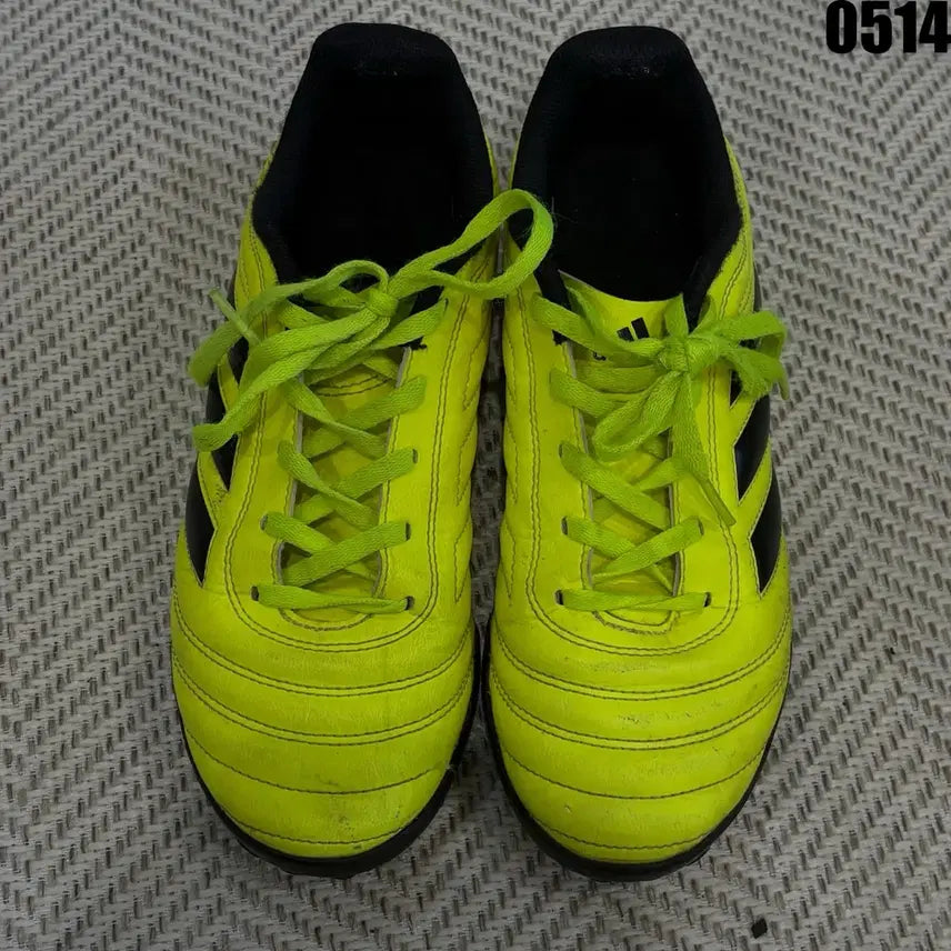 [BUNJANG] Adidas Fluorescent Soccer Cleats 225 / 아디다스 형광색 축구화 225