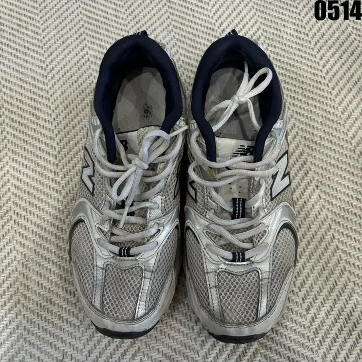 [BUNJANG] New Balance Running Shoes White Silver 235 / 뉴발란스 런닝화 흰색 실버 235