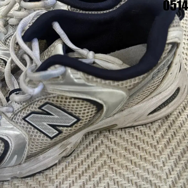 [BUNJANG] New Balance Running Shoes White Silver 235 / 뉴발란스 런닝화 흰색 실버 235