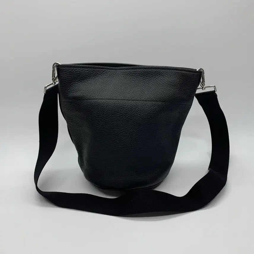 [BUNJANG] Prada Black Leather Bucket Crossbody Bag 1BE012 / 267001761 프라다 블랙 레더 버킷백 크로스백 1BE012