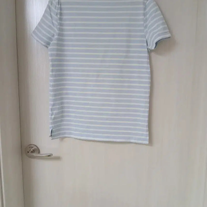 [BUNJANG] Hugo Boss Striped Short Sleeve T-Shirt Light Blue / 휴고보스 스트라이프 반팔 티셔츠 하늘색