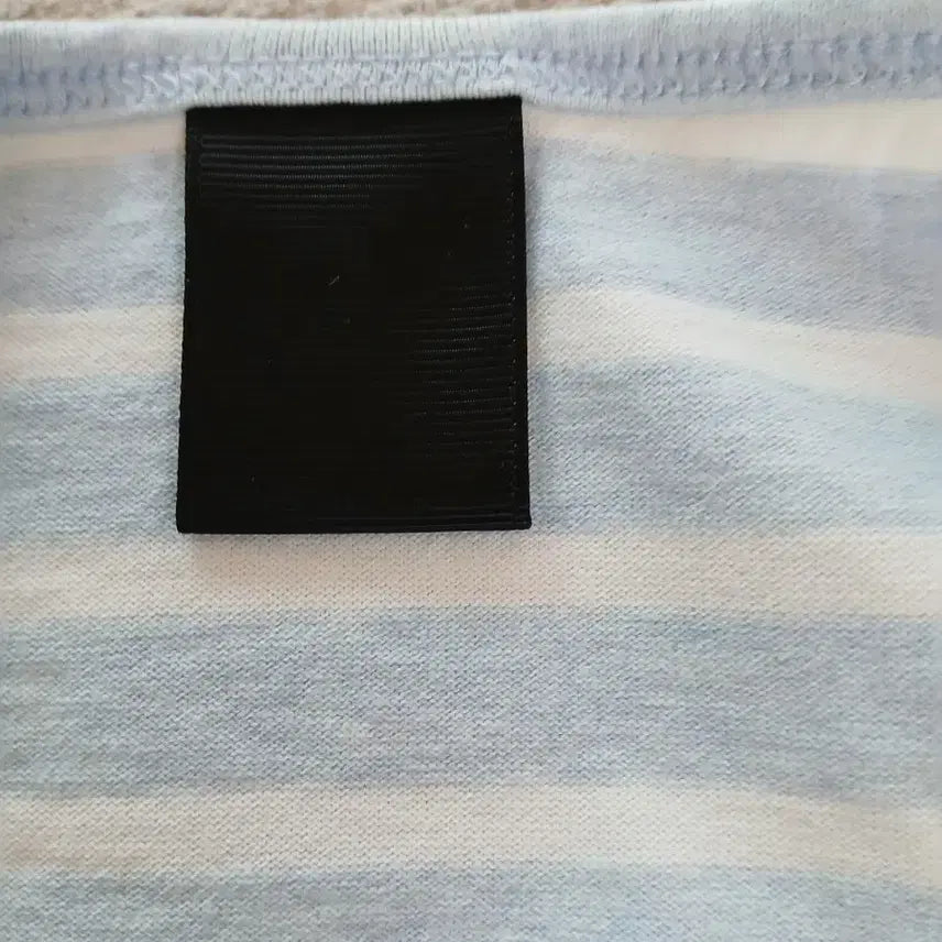 [BUNJANG] Hugo Boss Striped Short Sleeve T-Shirt Light Blue / 휴고보스 스트라이프 반팔 티셔츠 하늘색