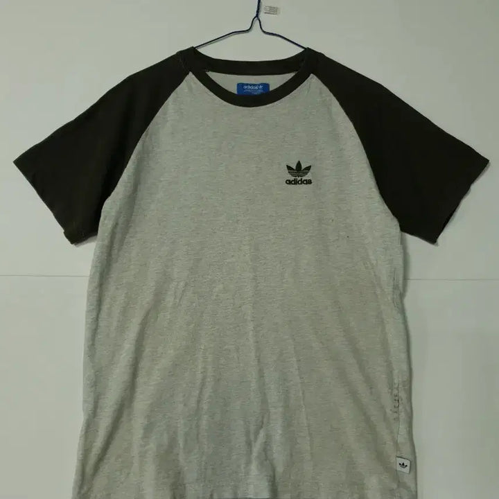 [BUNJANG] Adidas Charcoal/Gray Colorblock Short-Sleeve T-Shirt / 아디다스 챠콜/회색 반팔 배색 티셔츠 ㅡ0356
