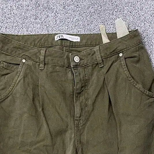 [BUNJANG] Zara Khaki Vintage Baggy Fit Jogger Pants Size 26 / 자라 카키 빈티지 배기핏 조거팬츠 26