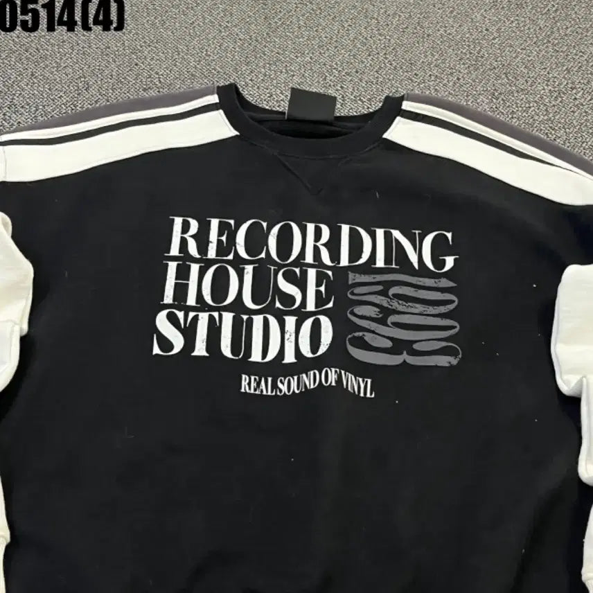 [BUNJANG] Recording House Studio Black Sweatshirt / 레코딩 하우스 스튜디오 블랙 맨투맨