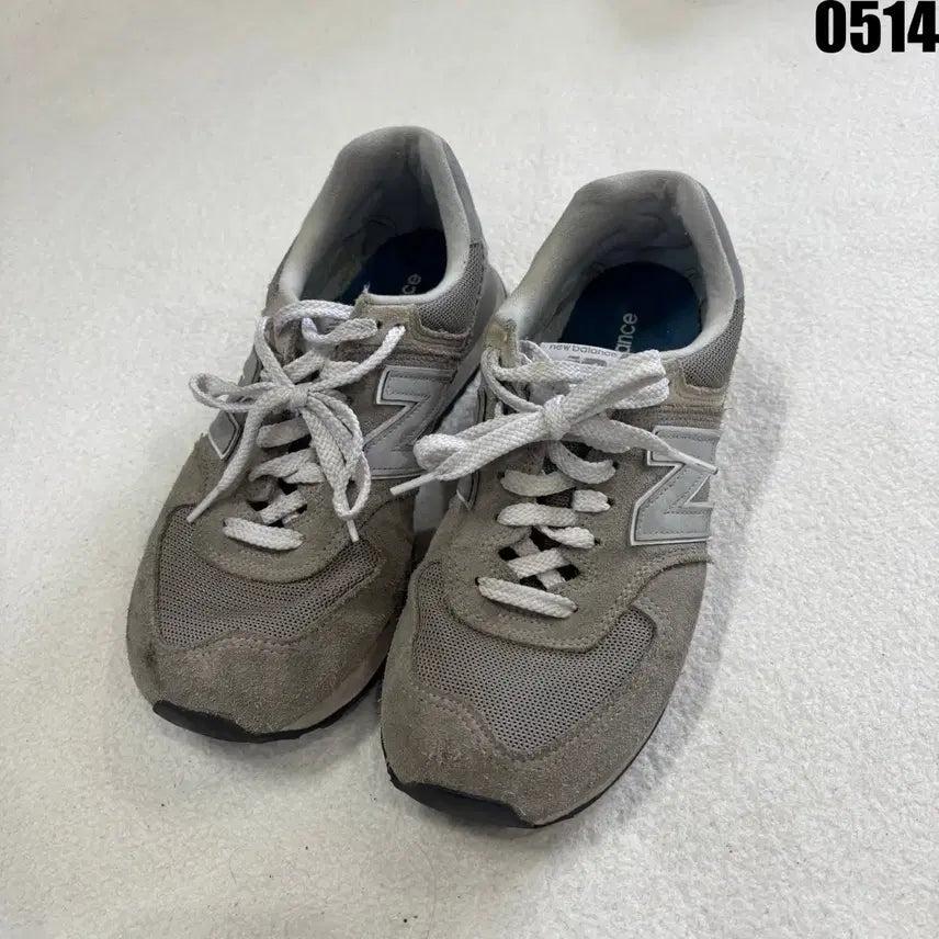 [BUNJANG] New Balance 574 Grey Suede Sneakers (260mm) / 뉴발란스 574 그레이 스웨이드 운동화 260