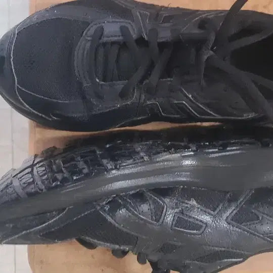 [BUNJANG] ASICS Sneakers / 아식스운동화~~240