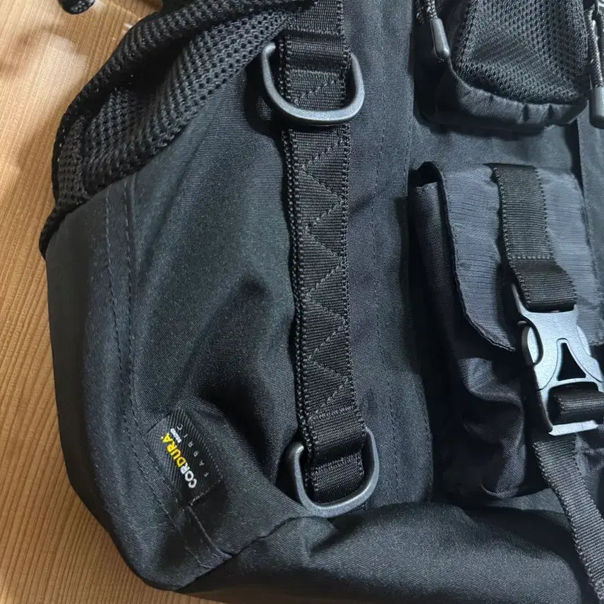 [BUNJANG] What it isn Utility Bag Black / 와릿이즌 유틸리티백 블랙