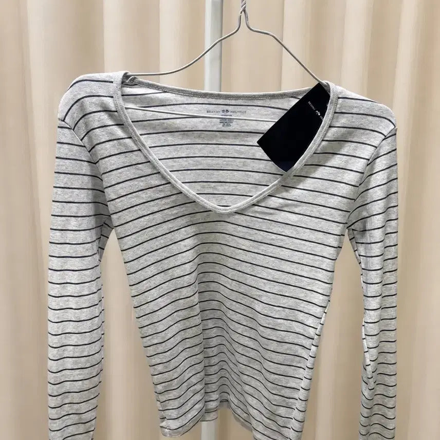 [BUNJANG] Brandy Melville Striped T-Shirt / 브랜디멜빌 스트라이프 티