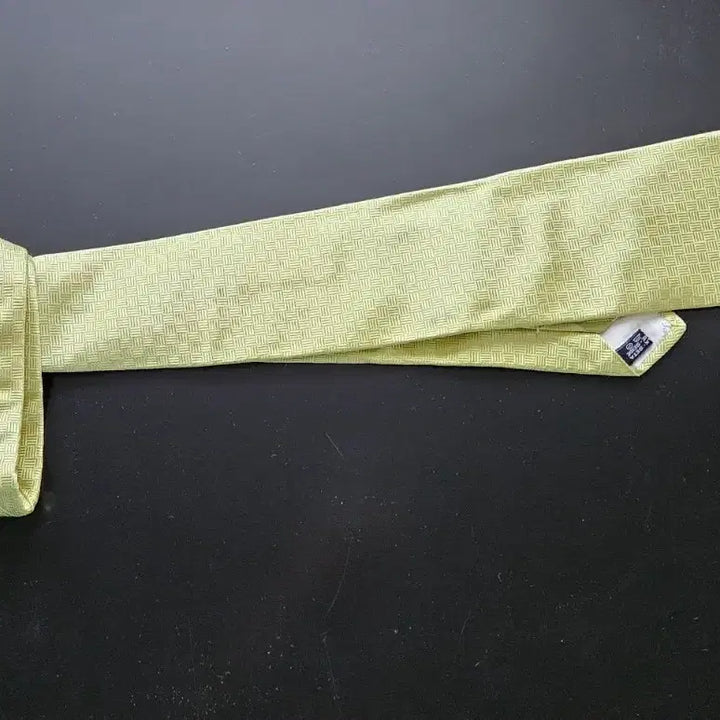 [BUNJANG] Salvatore Ferragamo 100% Silk Tie / 페라가모 실크100 넥타이