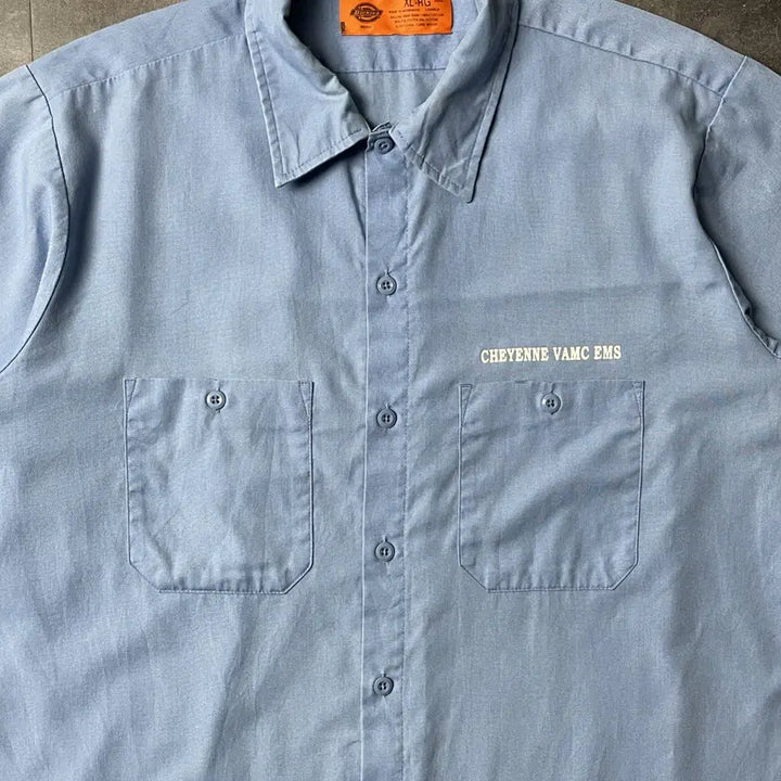 [BUNJANG] Dickies Vintage Light Blue Short Sleeve Work Shirt / DICKIES 디키즈 빈티지 라이트블루 반팔 워크 셔츠 A00957