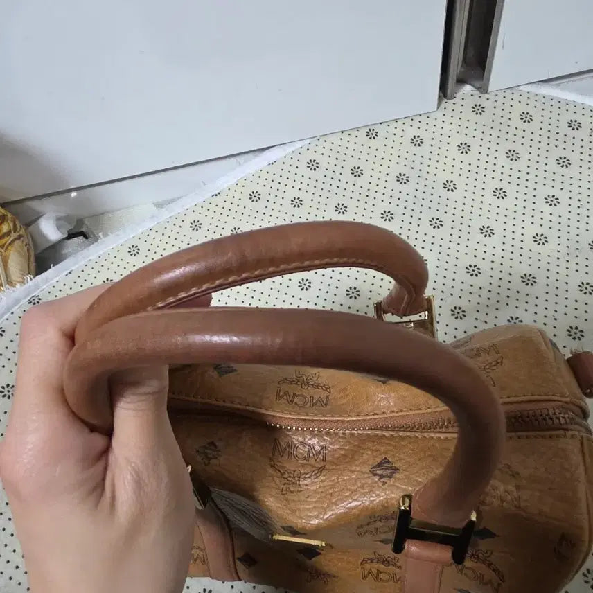 [BUNJANG] MCM Logo Boston Bag Brown Tote Bag / MCM 로고 보스턴백 브라운 토트백