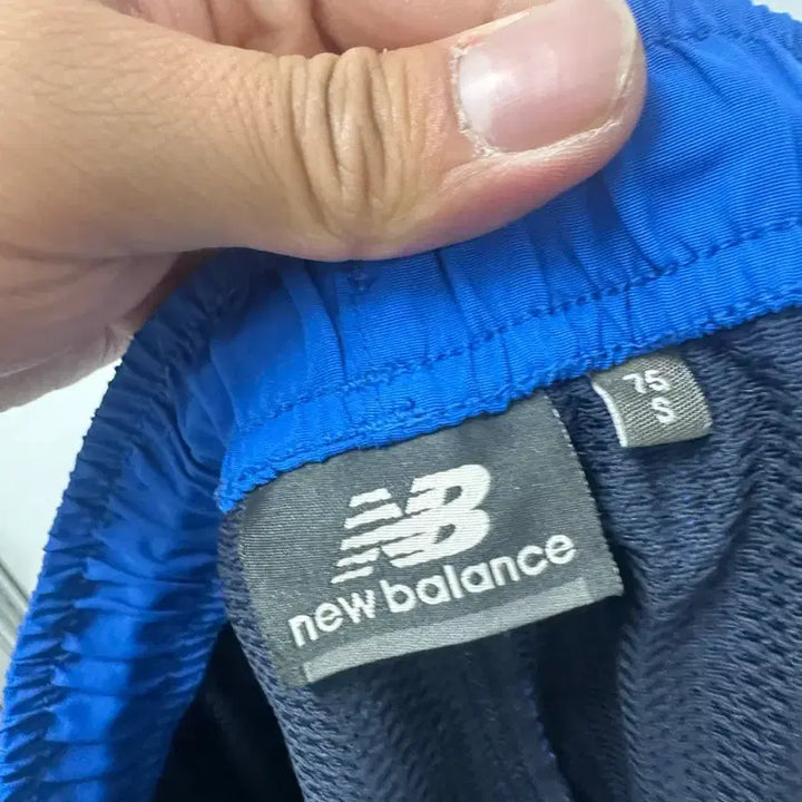 [BUNJANG] New Balance Navy/Blue Shorts (Size S) / [만원 아라비아빈티지]뉴발란스 반바지 네이비/블루 S