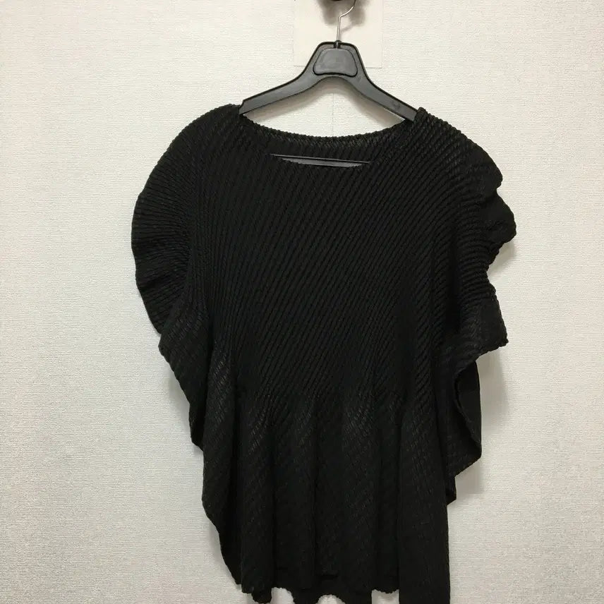 [SOLD OUT] 2025 플리츠미 블라우스 티셔츠